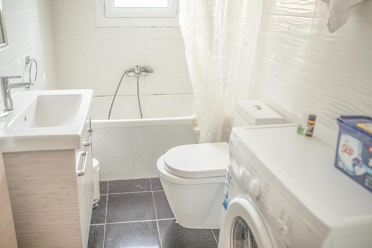 Spacious1 Bedroom Flat In The Heart Of Appartement Athene