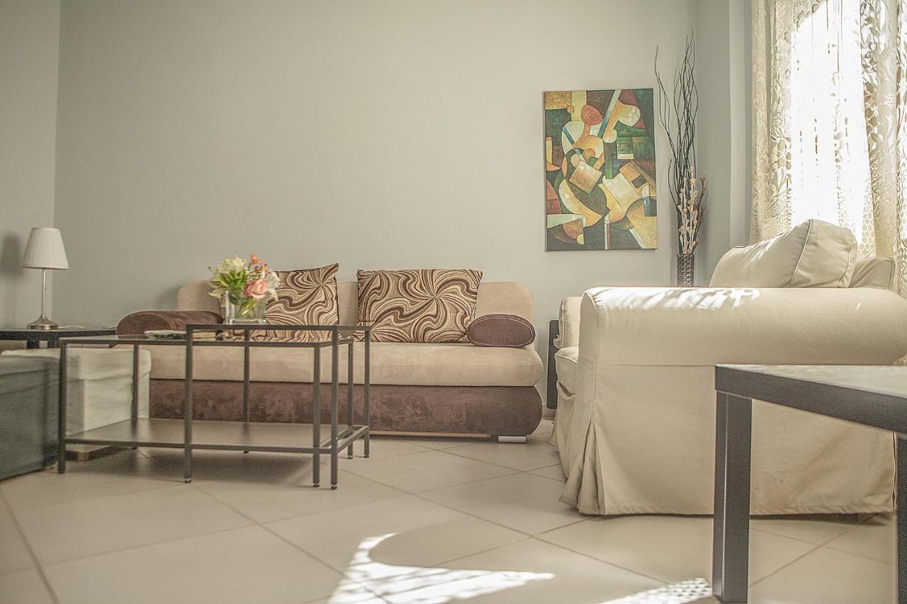 Spacious1 Bedroom Flat In The Heart Of *