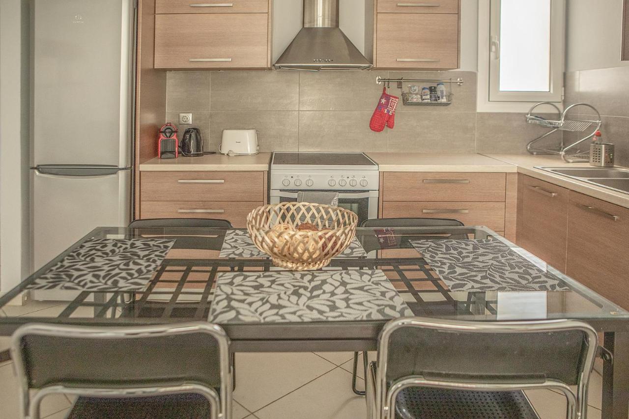 Spacious1 Bedroom Flat In The Heart Of *